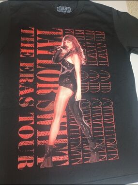 Taylor Swift " The Eras Tour" Reputation Live Photo Oversized T Shirt Size M